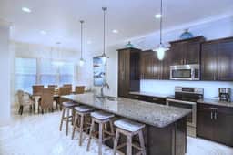 932 Scenic Unit A - 4BR - Image 4