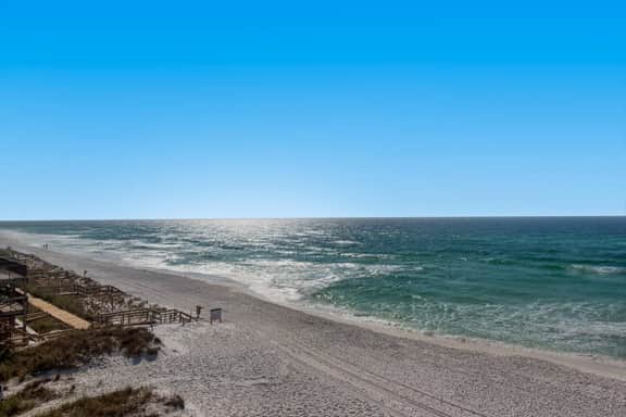 Sand Dollar-1 5BR on Beach Free Bch Serv Mar-Oct - Image 4